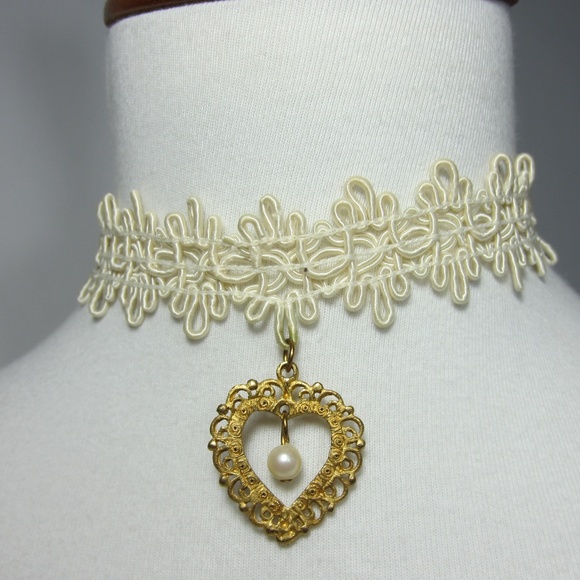 Vintage Jewelry - Vintage Lace Gold Pearl Heart Choker Necklace